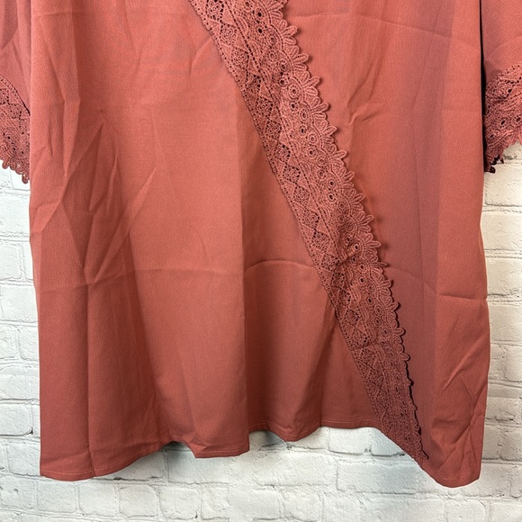 BloomChic Crochet Trim V Neck Blouse Plus Size 22/24 3X - Picture 5 of 6